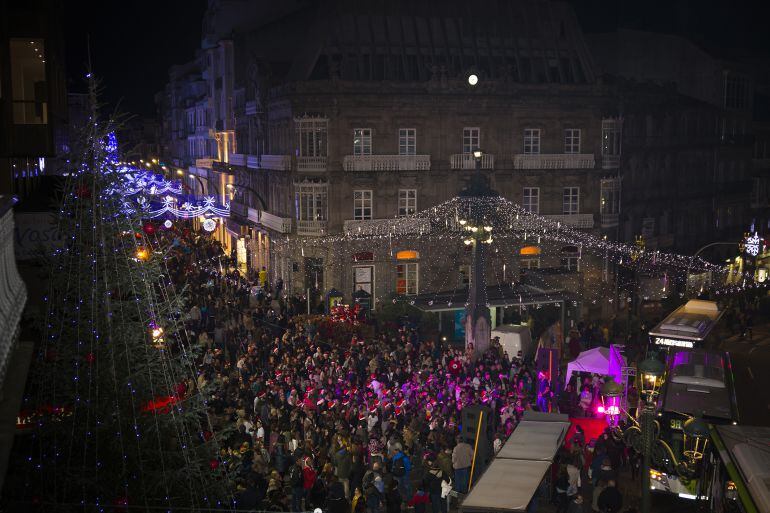 Cerca de dos mil personas participaron en la creación de un flshmob en pleno centro de la ciudad de Vigo