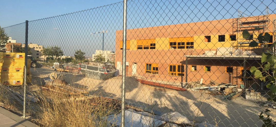Imagen del instituto Tempranales en plenas obras antes del inicio del curso escolar