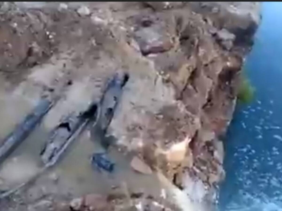 Un vertido llena de aguas residuales el puerto de Ciutadella