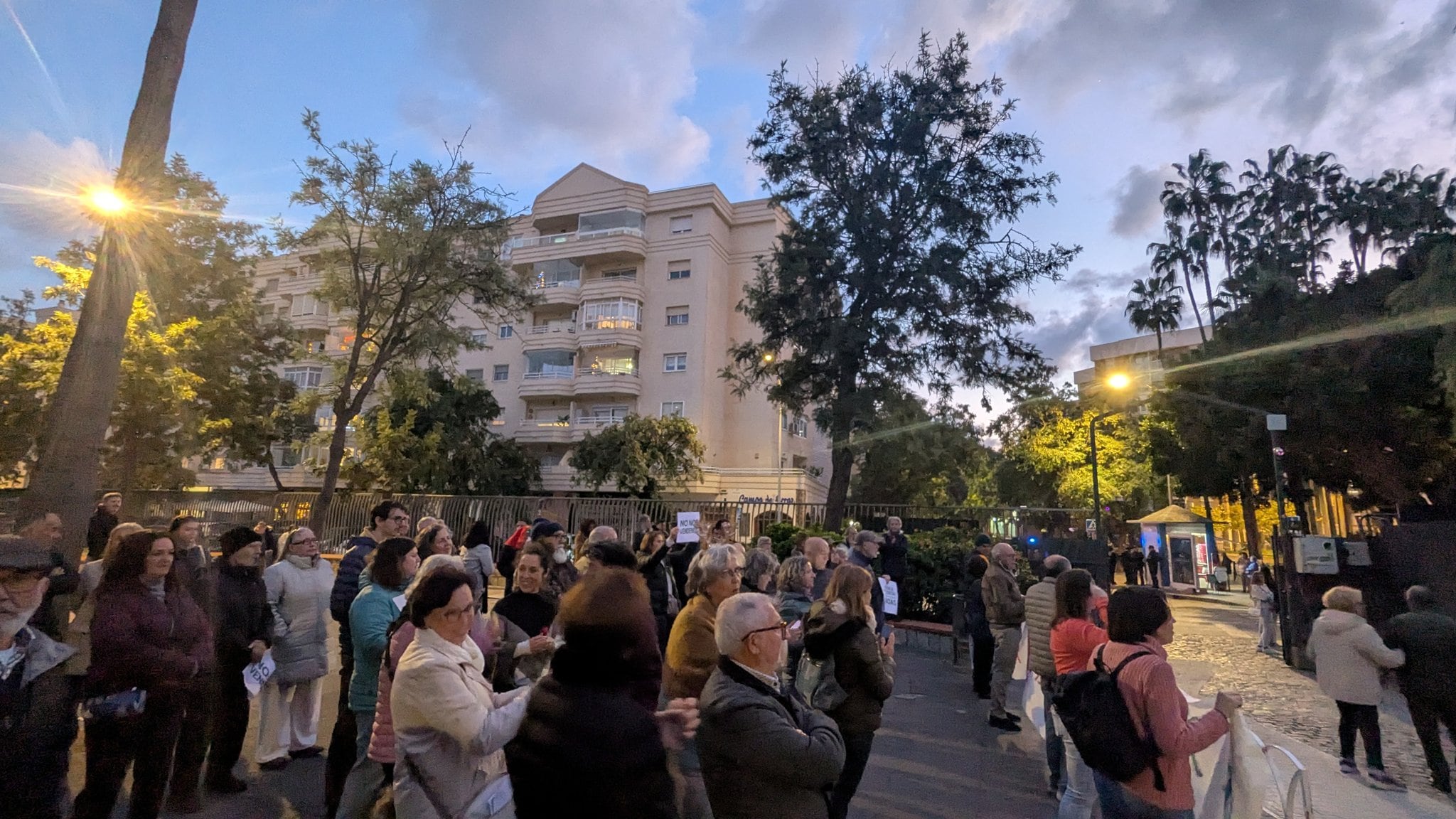 Protesta de los vecinos del Parque del Oeste de Málaga este domingo, 29 de diciembre