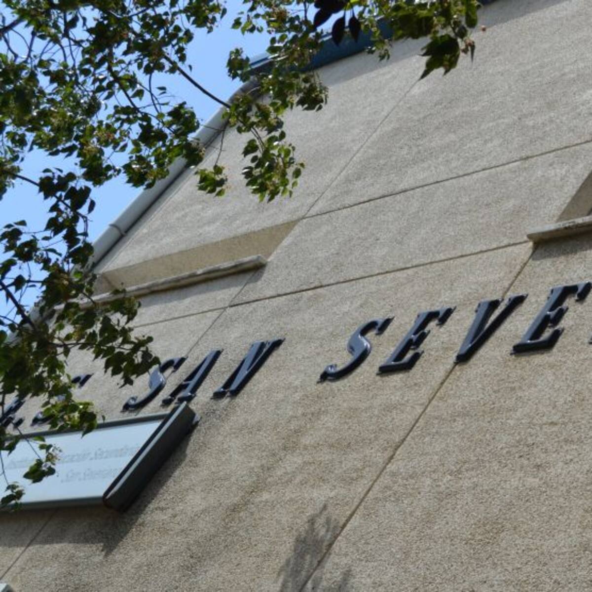 Una alumna agrede con una pieza de hierro a un profesor del IES San Severiano