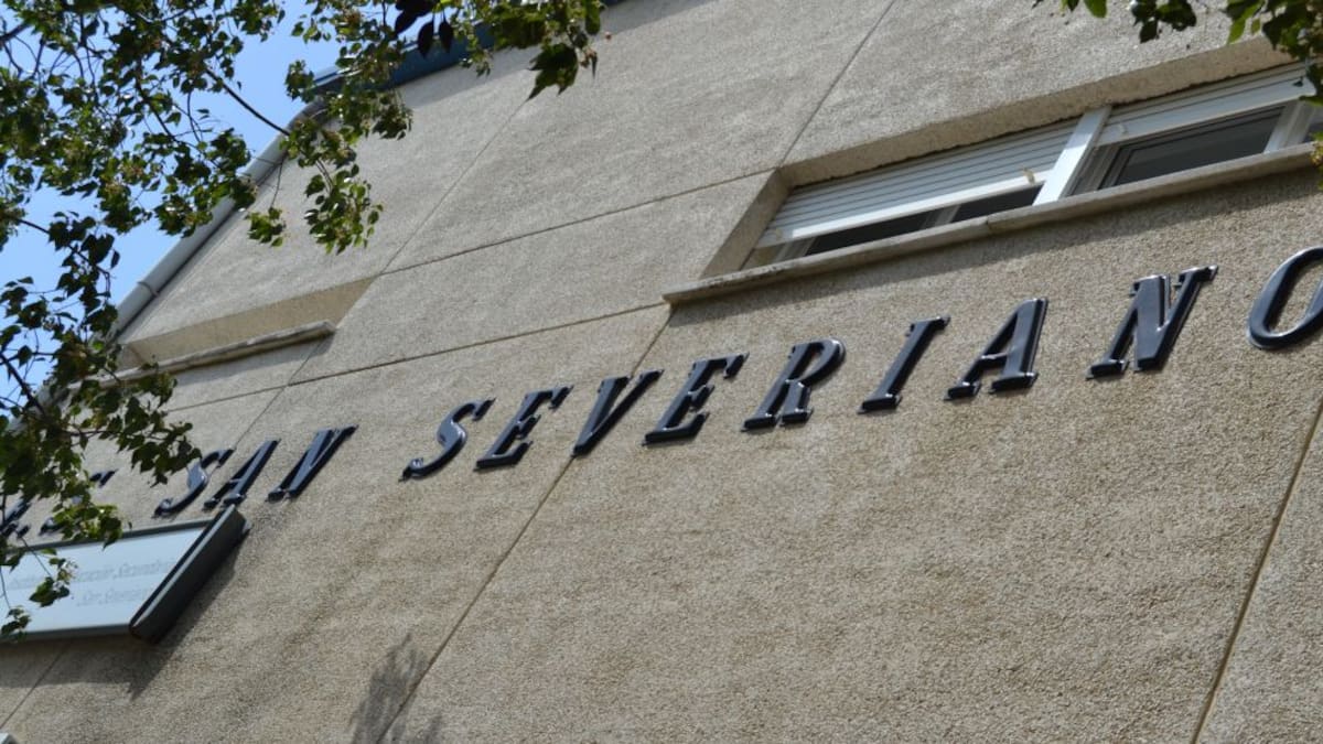 Una alumna agrede con una pieza de hierro a un profesor del IES San Severiano