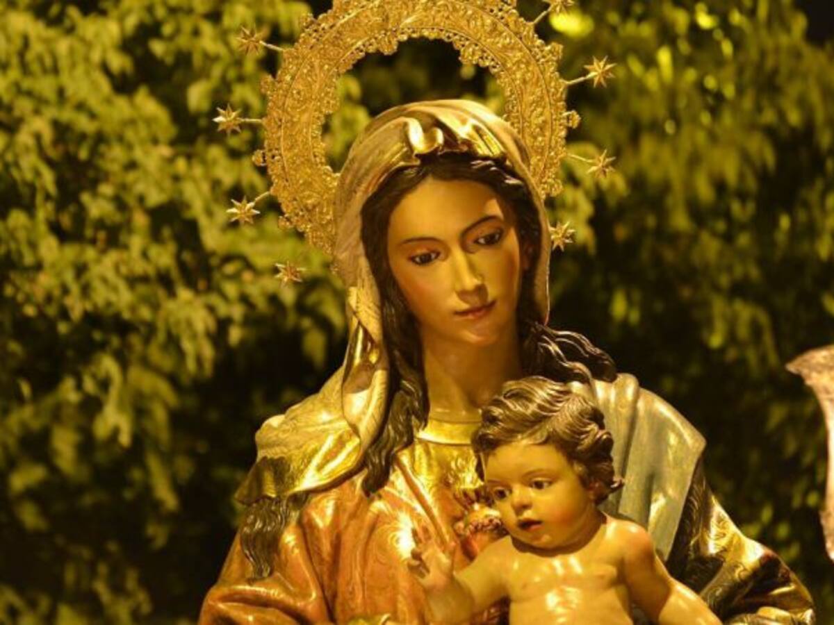 El Inmaculado Corazón de María procesiona en Torreblanca y Heliópolis