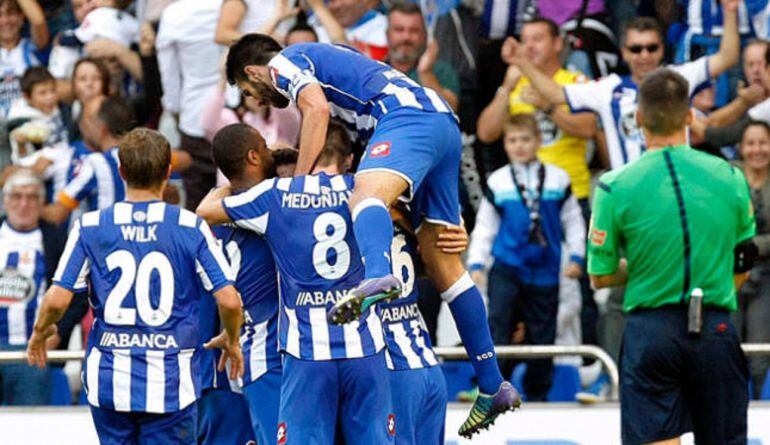 El Depor fue mejor que Las Palmas y se llevó los tres puntos