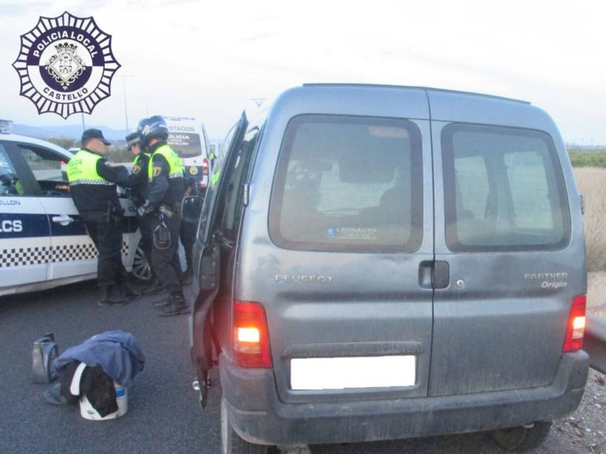Investigan a un conductor por conducir drogado, de forma temeraria y saltarse un control