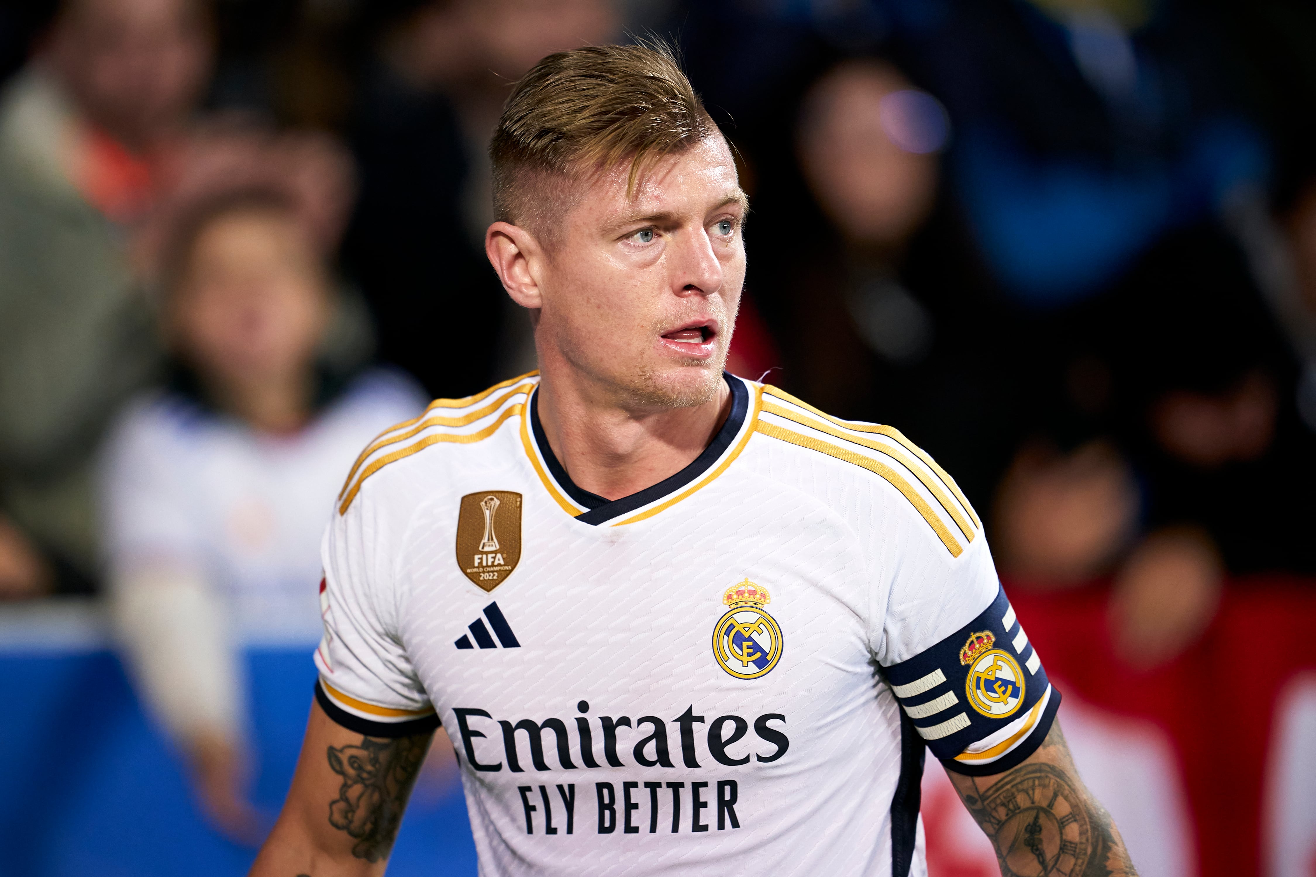 VITORIA-GASTEIZ, SPAIN - DECEMBER 21: Toni Kroos of Real Madrid looks on during the LaLiga EA Sports match between Deportivo Alaves and Real Madrid CF at Estadio de Mendizorroza on December 21, 2023 in Vitoria-Gasteiz, Spain. (Photo by Manuel Queimadelos/Quality Sport Images/Getty Images)