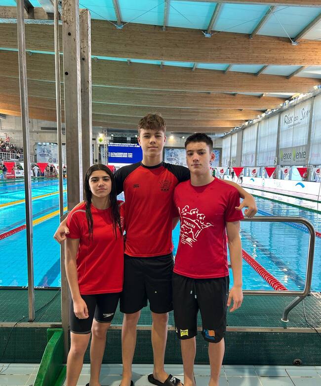 Los tres nadadores del Centro Excursionista Eldense