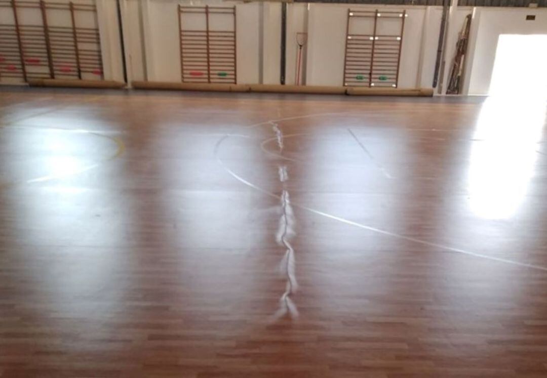 Alguna de les bombolles d'aire al terra del pavelló.