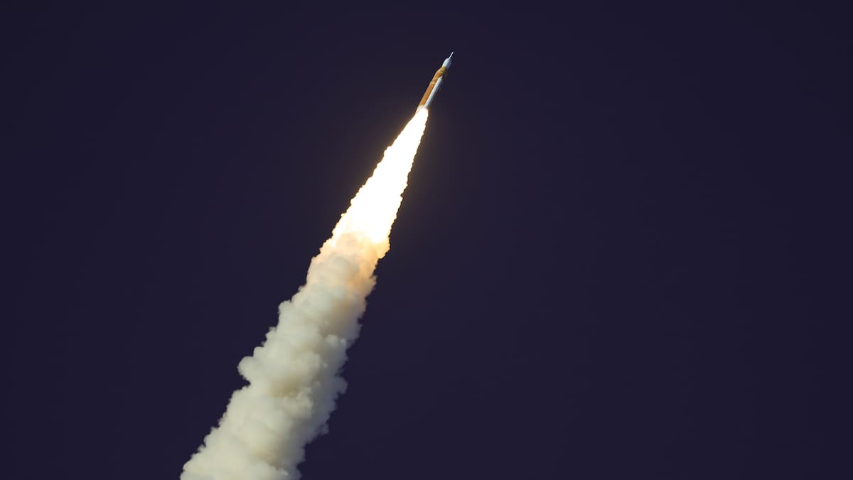 Ignacio Peyró: "Sábado noche en el Mar de la Tranquilidad"