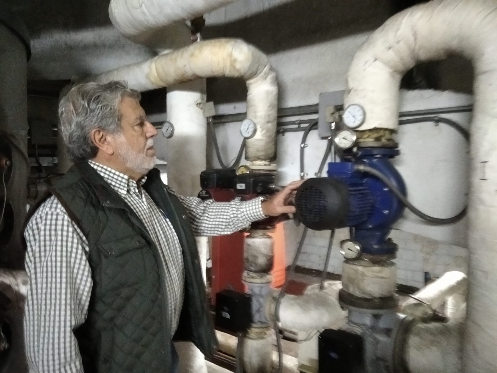 Delfín Vicente, presidente de una comunidad de vecinos en Bilbao cuya factura se verá incrementada en un 500% este invierno.