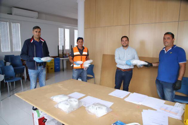 Entrega de material a representantes de algunas empresas de construcción de Lanzarote.