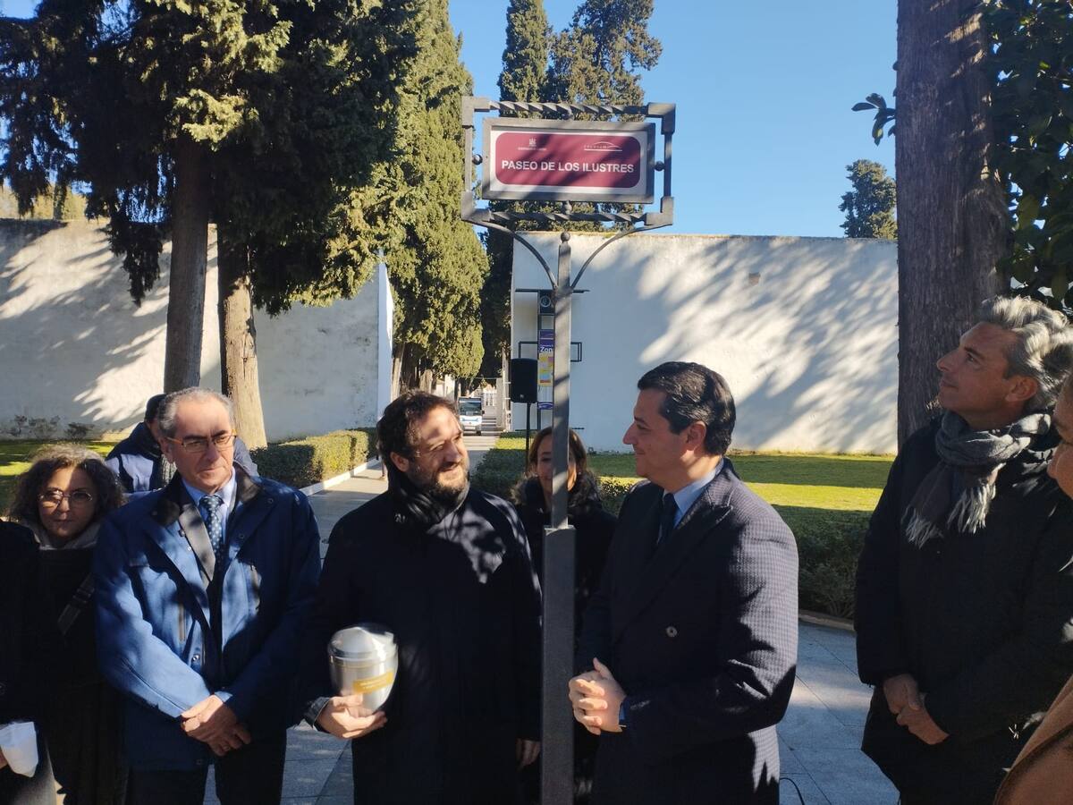 Directo de la despedida a Ginés Liébana en el cementerio de San Rafael