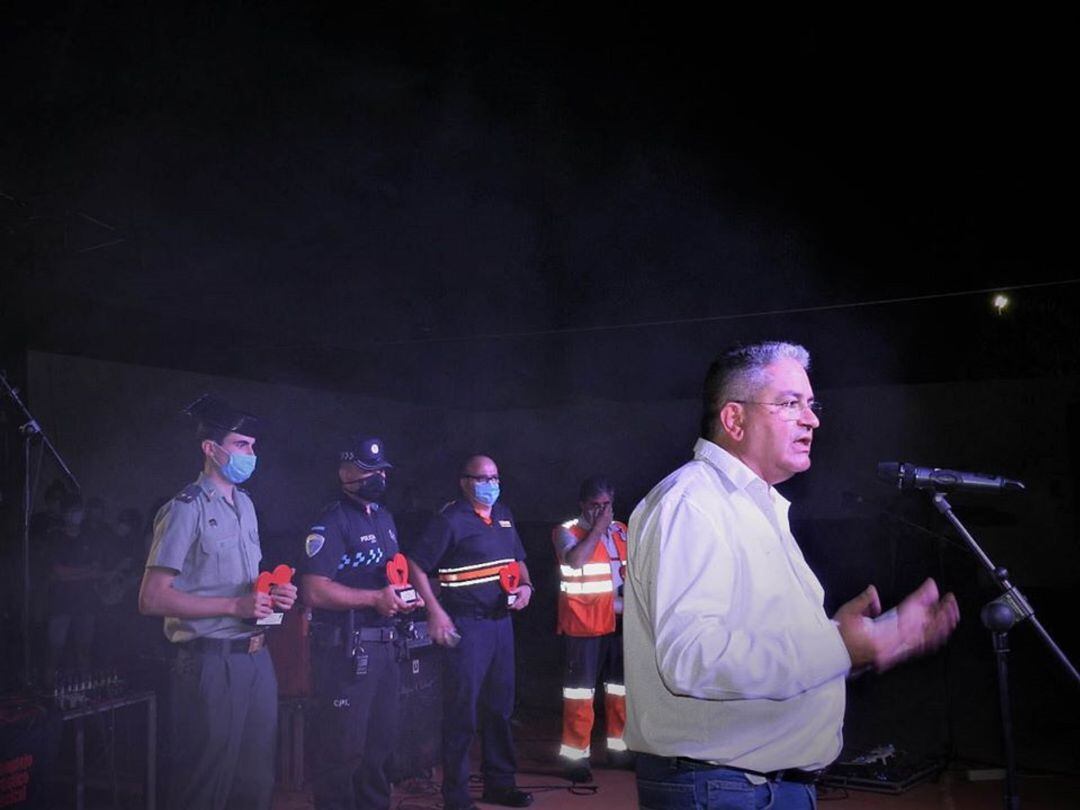 El alcalde interviniendo en el festival