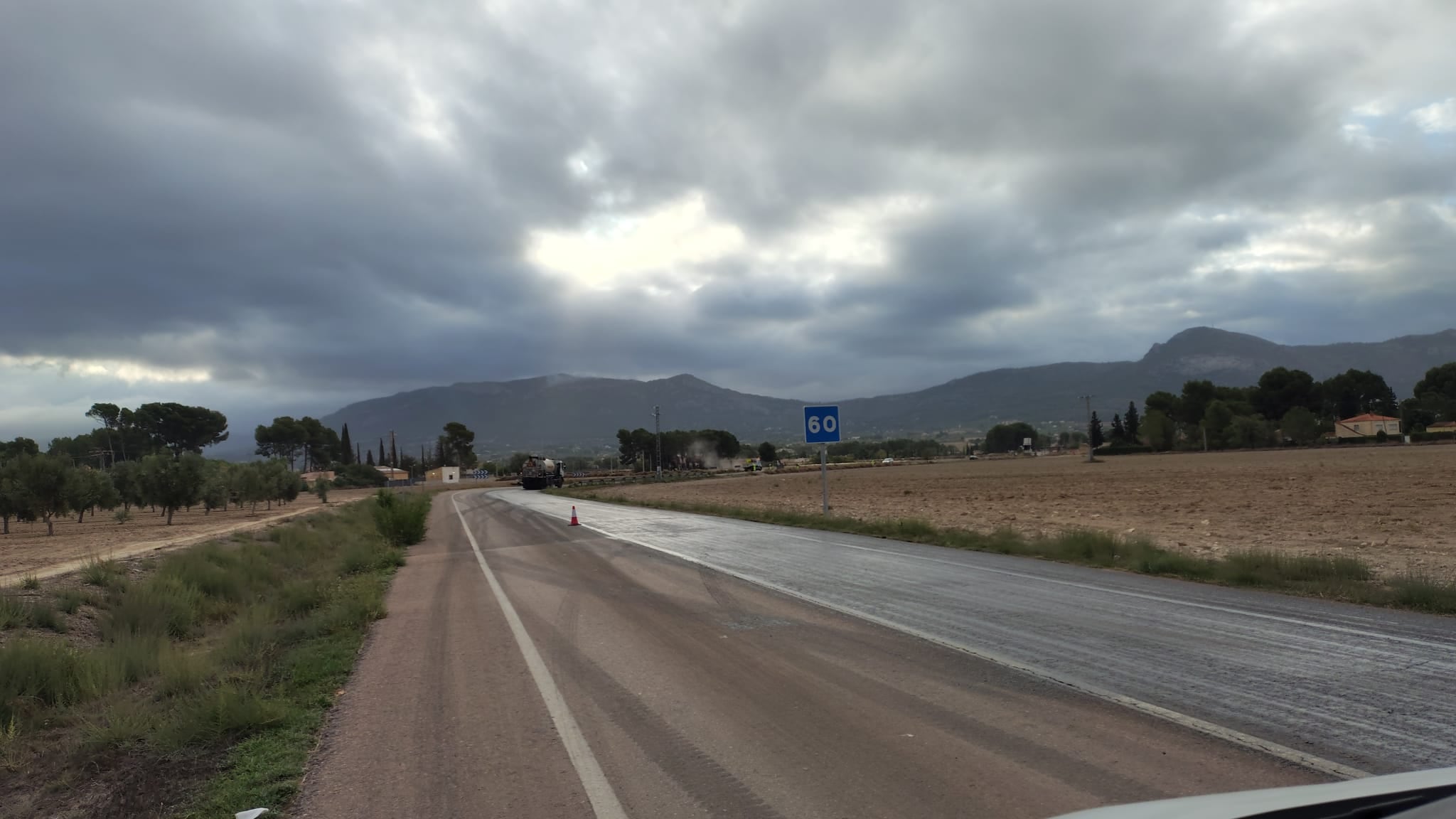 Trabajos de asfaltado en Peña Rubia