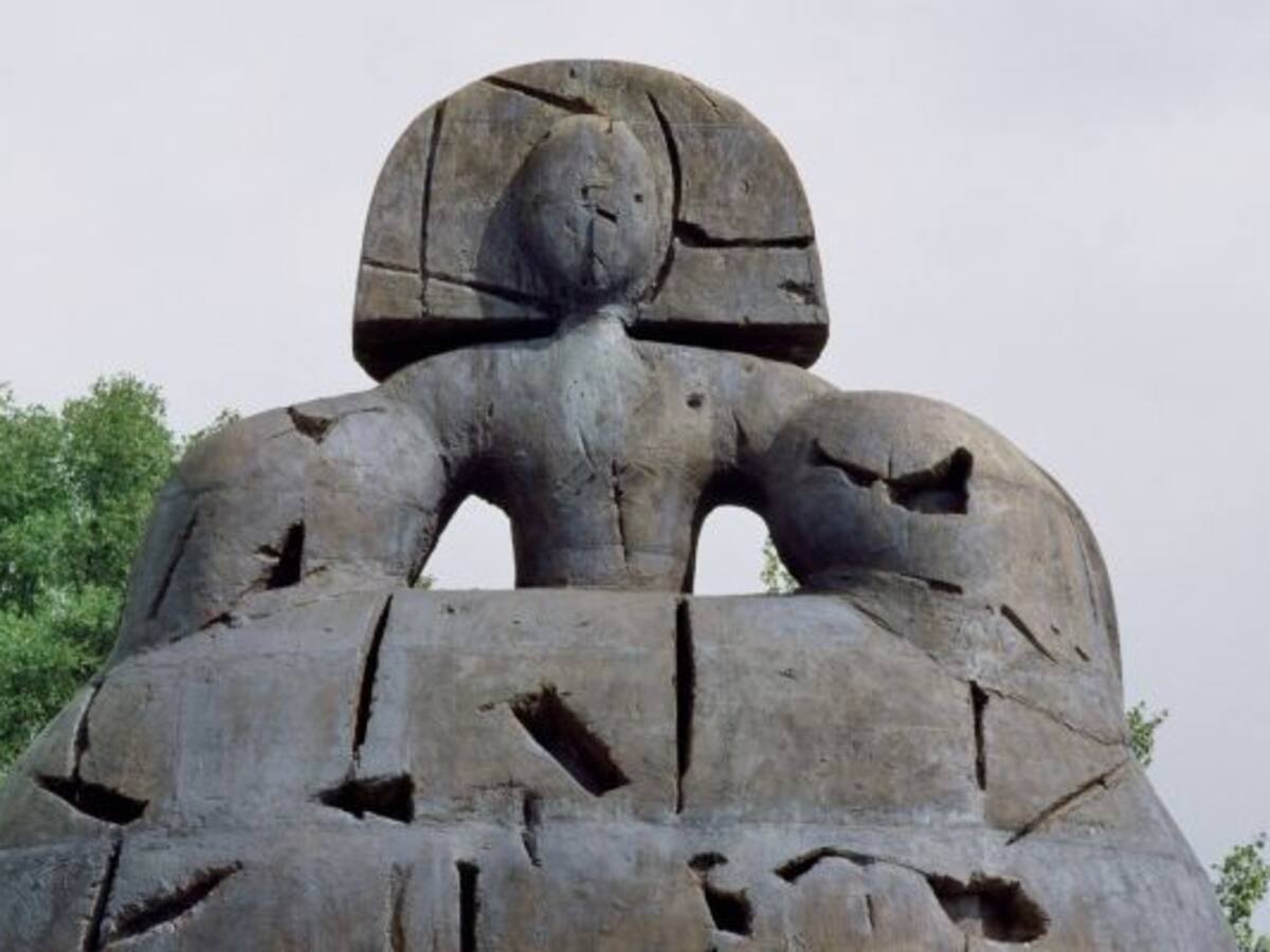 La Menina de Alcobendas se ilumina de azul por el Autismo