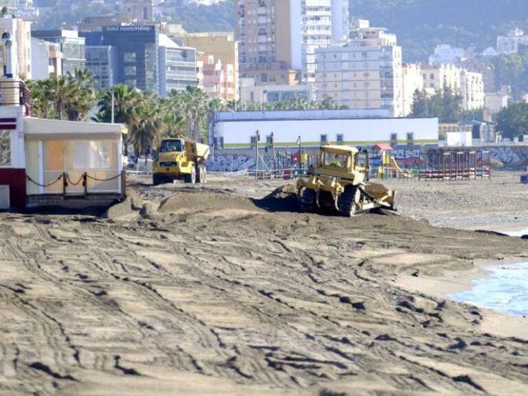 Regeneración de arena en la playa de San Andrés