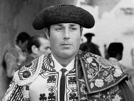 Alfonso Ordóñez vestido de luces - Firma Arjona