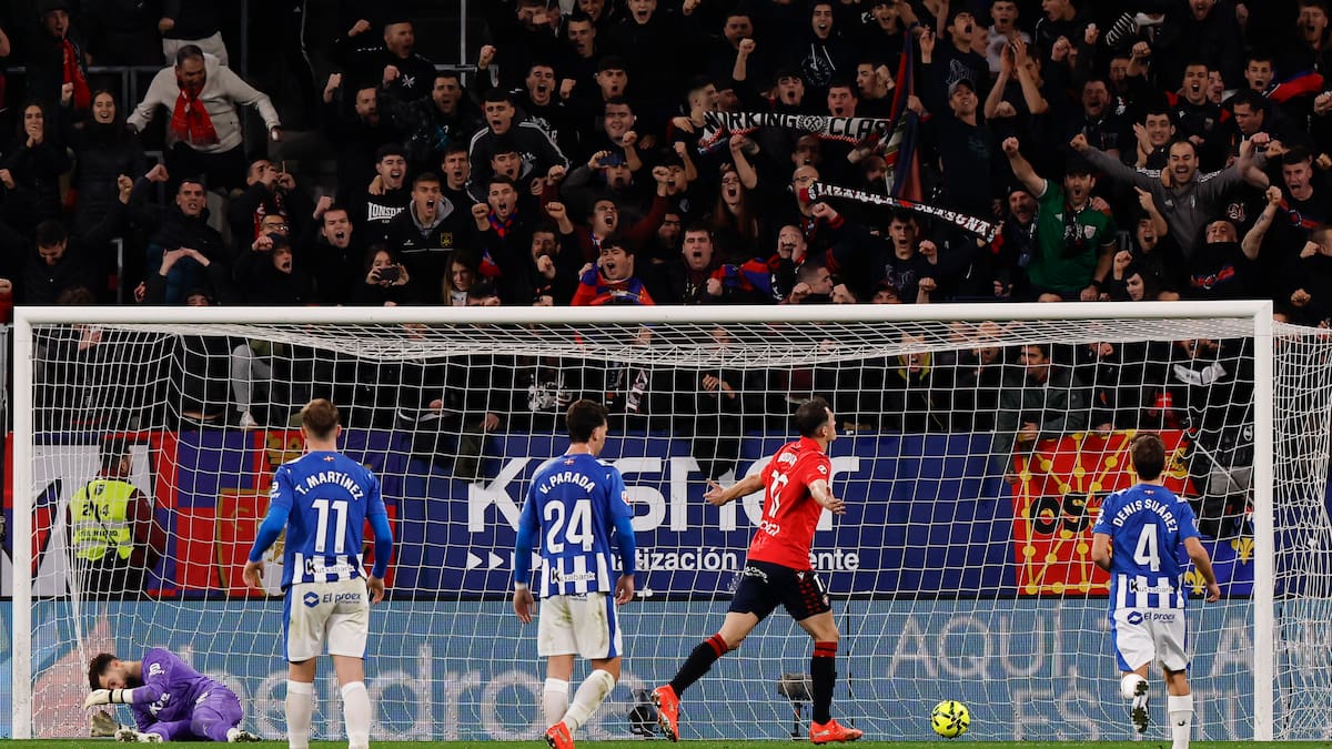Osasuna despide el año goleando al Alavés en el Sadar