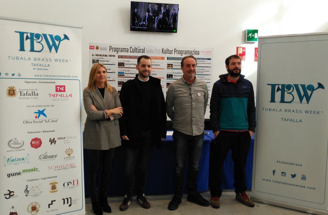 Alicia Sanz (CaixaBank), Iñigo Remírez (Dtor. artístico TBW), Aturo Goldaracen (alcalde de Tafalla), Iñaki Lerga (concejal de cultura)