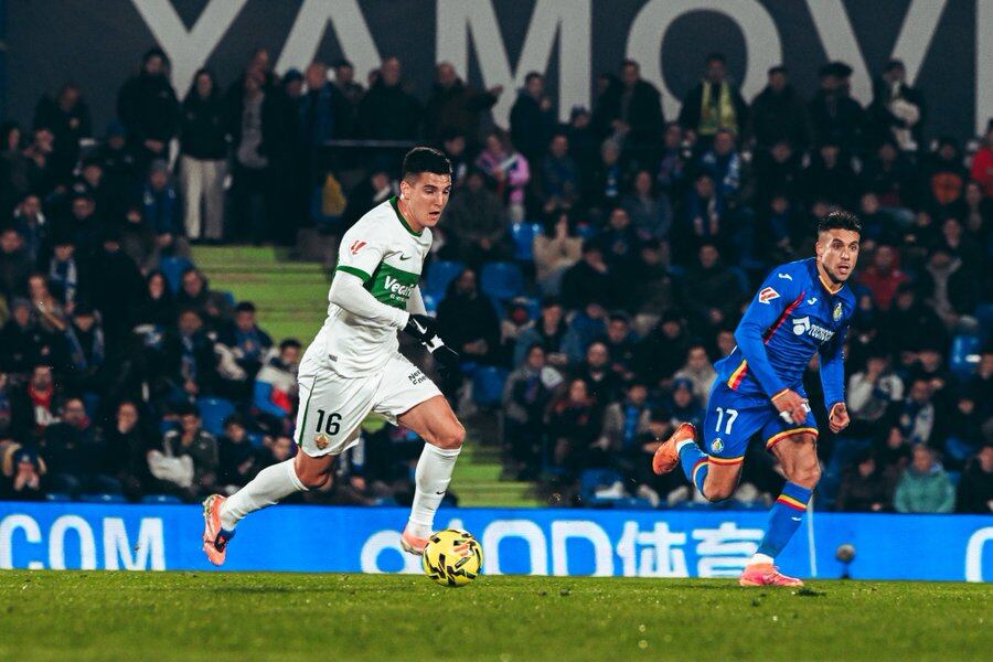 Un momento del Getafe-Elche disputado en el Coliseum getafense