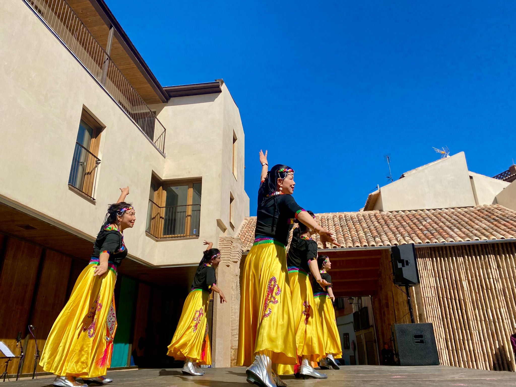 Se han interpretado diversas danzas tradicionales chinas