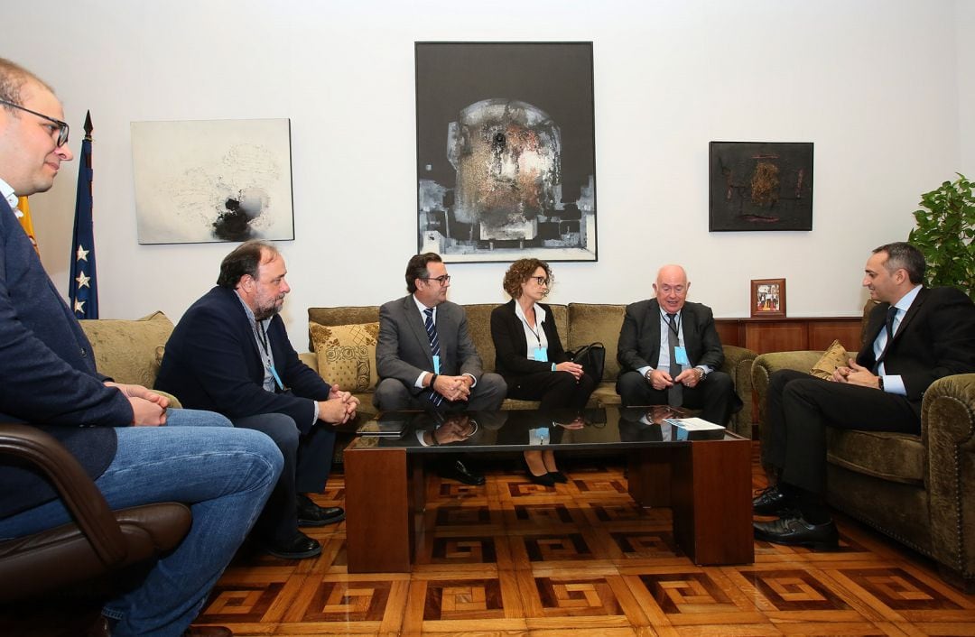 Representantes de Cedelco con el presidente de la Diputación de Alicante.