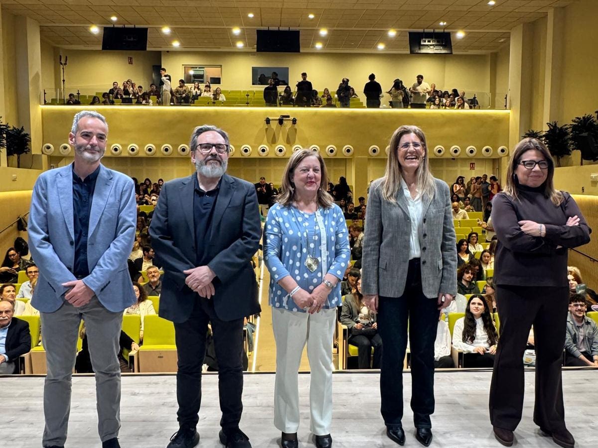 Los candidatos al rectorado de la UMU cuestionan el acompañamiento de profesores a estudiantes en el voto anticipado