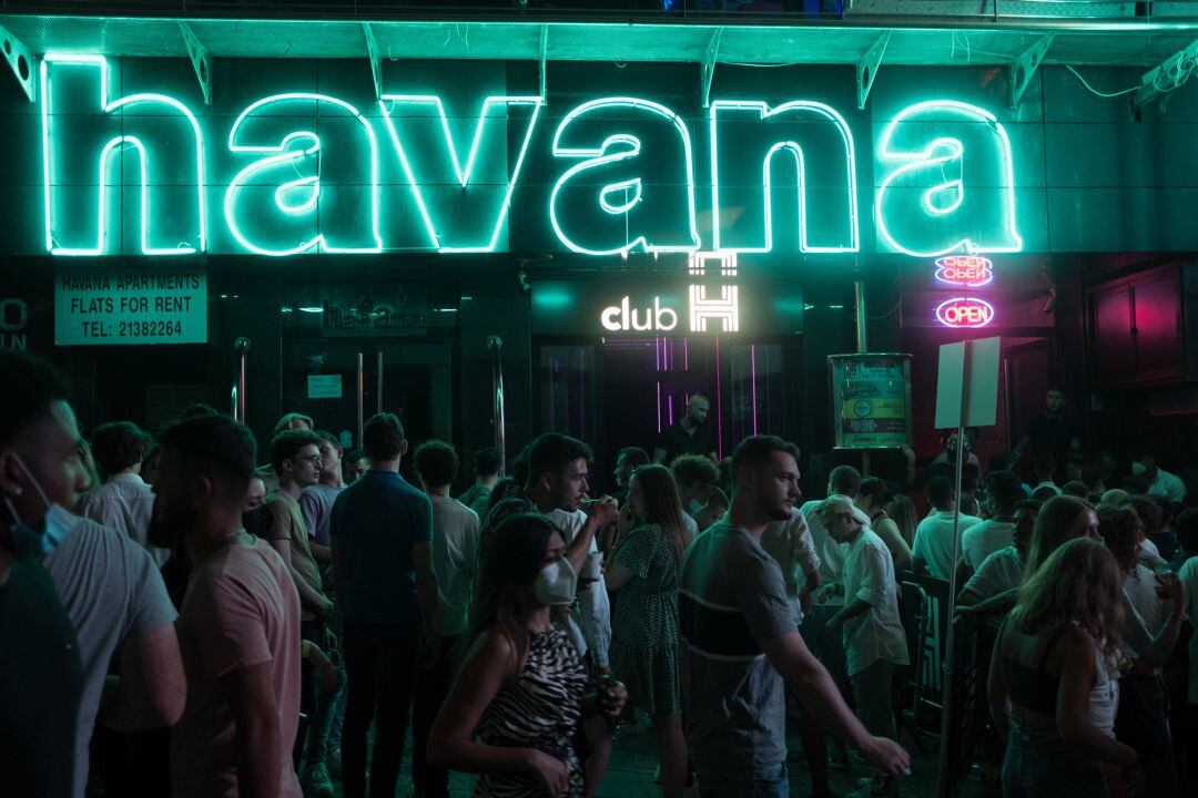 Más de 60 españoles, confinados en un hotel de Malta tras contagiarse de coronavirus