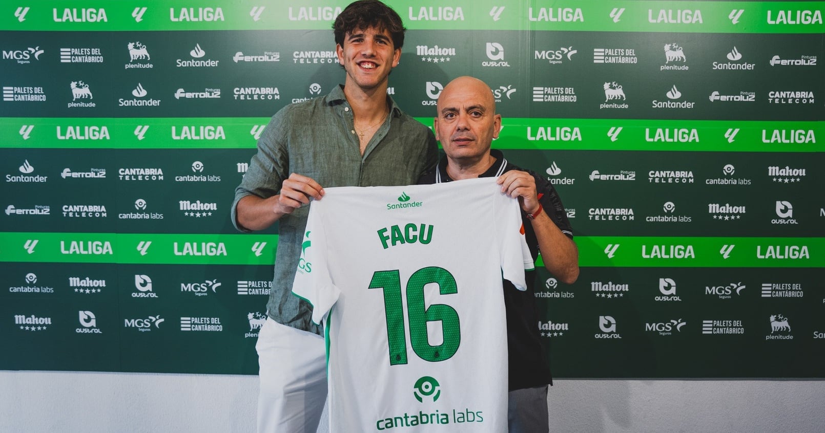 Facu González, en su presentación con Chema Aragón.