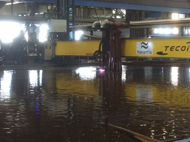 Piscina donde se ha realizado el primer corte de chapa