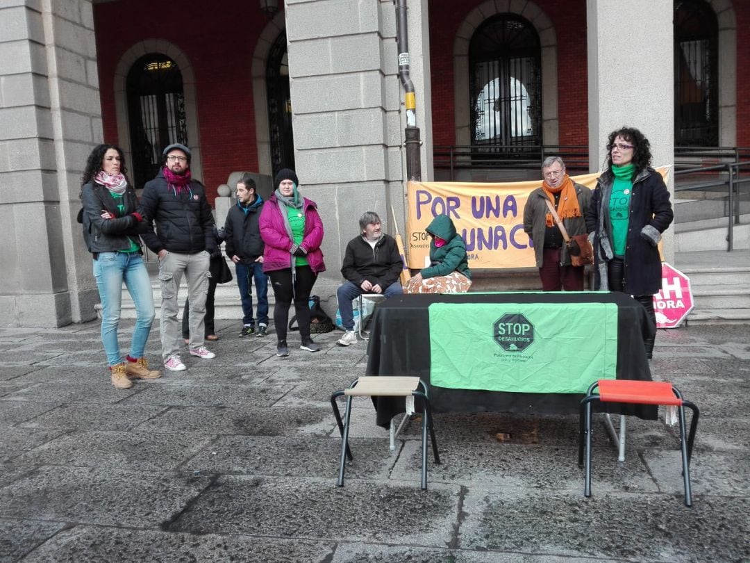 Concentración de la PAH frente al Ayuntamiento de Zamora