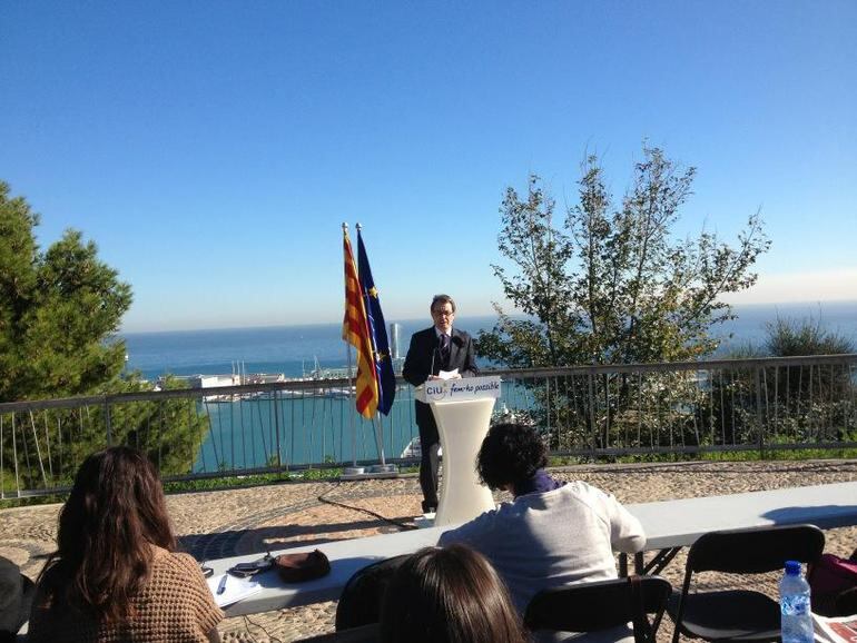 Artur Mas, en la primera roda de premsa a l'aire lliure