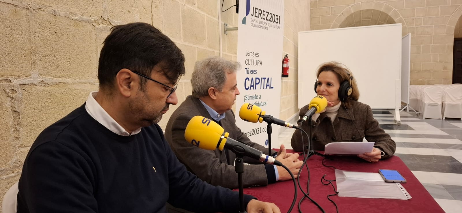Sonsoles Ferrín junto a Antonio Real y Alfredo Carrasco en el especial Ser Viajeros desde Jerez de la Frontera