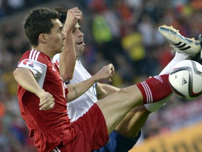 Tiago vio la segunda amarilla y tuvo que retirarse del terreno de juego