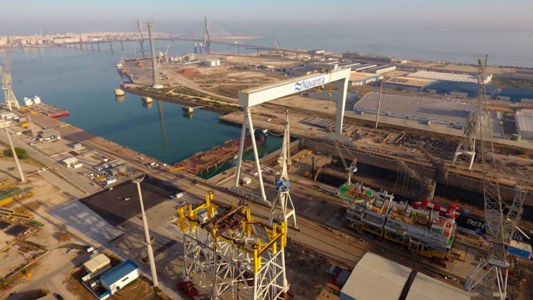 Vista aérea del astillero de Navantia en Puerto Real (Cádiz)