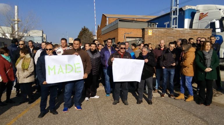 Los trabajadores de Made ya se concentraron a las puertas de la fábrica el pasado mes de febrero