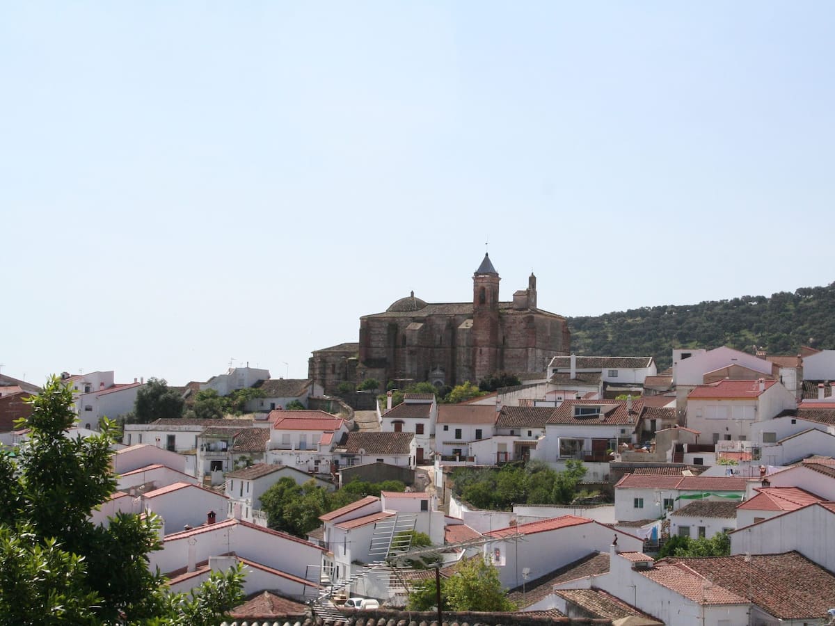 Vuelve al instituto la alumna de una pedanía de El Castillo de las Guardas a quien le quitaron el transporte