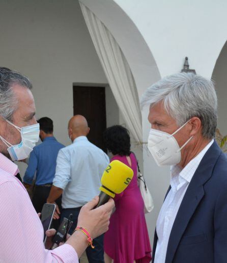 El maestro Juan Antonio Ruiz &#039;Espartaco&#039; conversa con Paco García