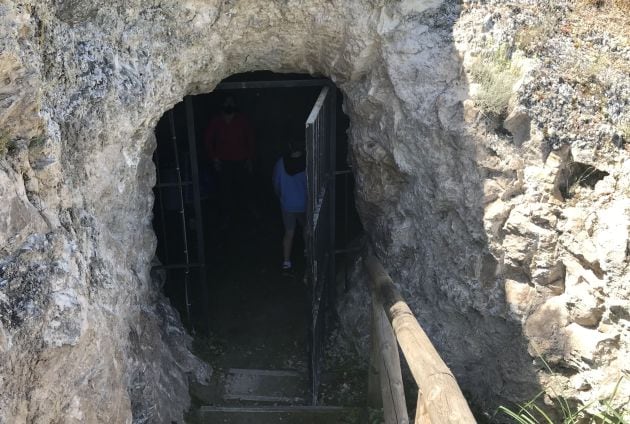 Entrada a la mina de las galerías de las que se extrajo el &#039;lapis specularis&#039;.