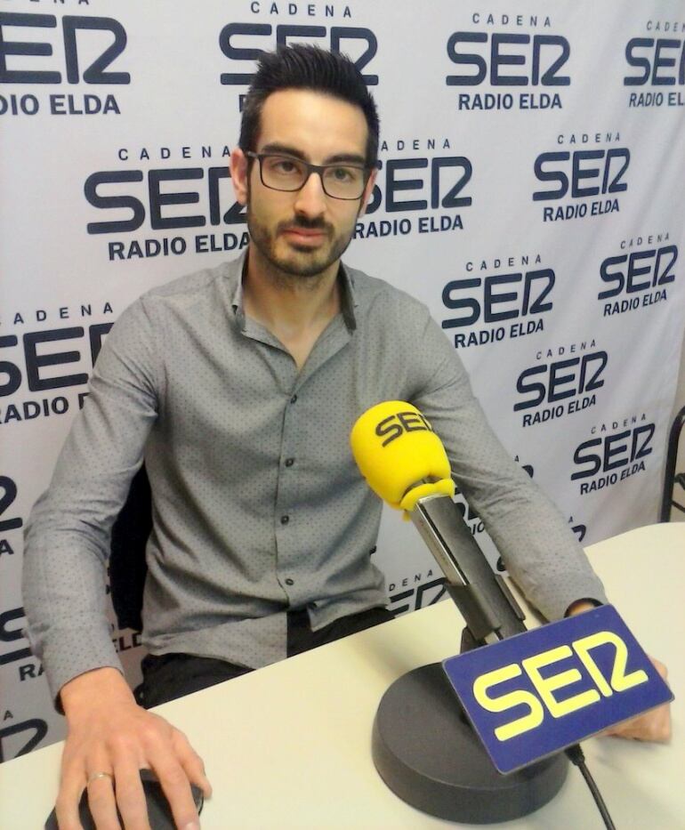 Adrián Carratalá, mago e inventor d magia, en Vinalopó Hoy por Hoy.