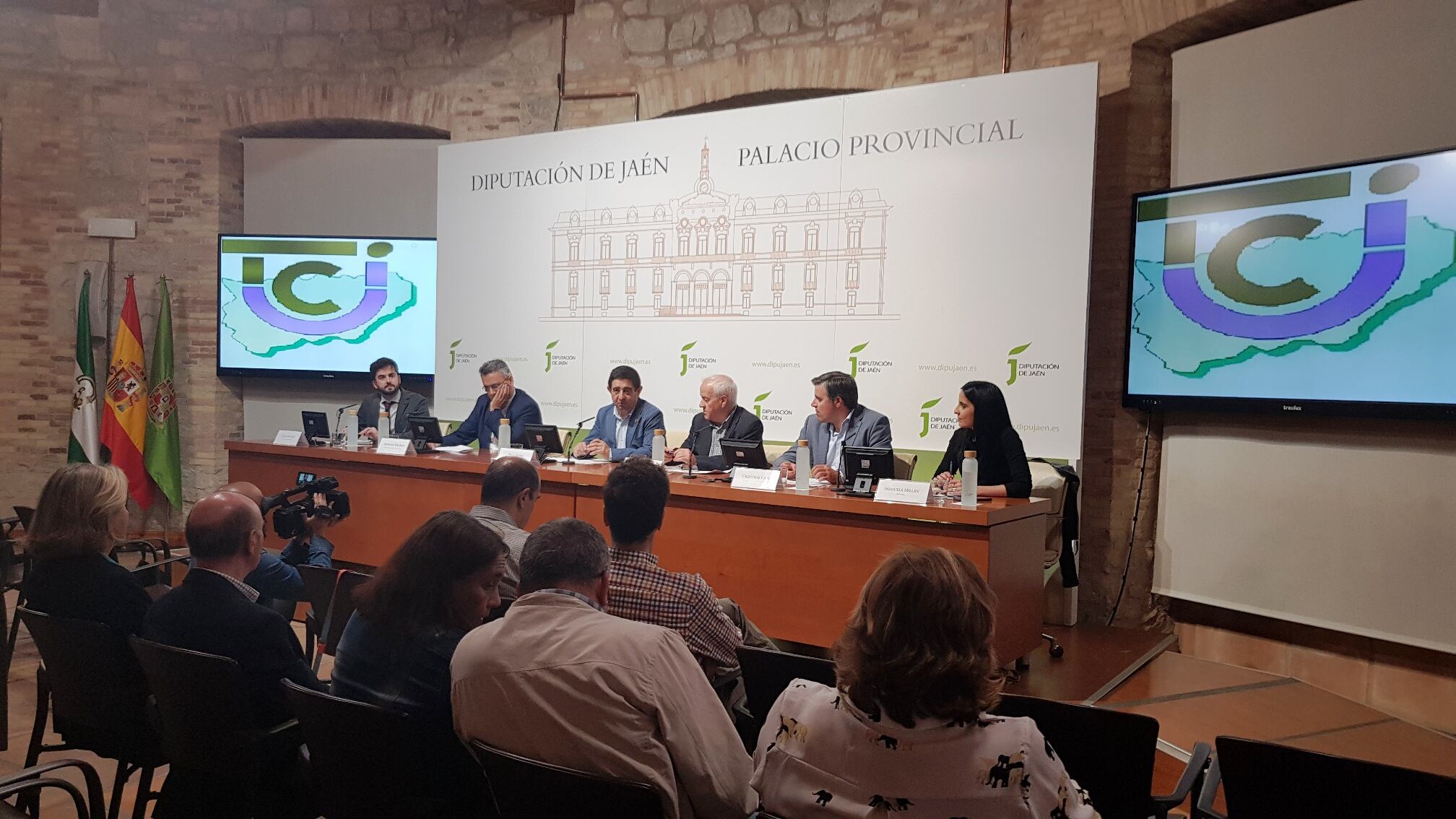 Mesa redonda sobre la Unión Europea y su impacto en la provincia de Jaén