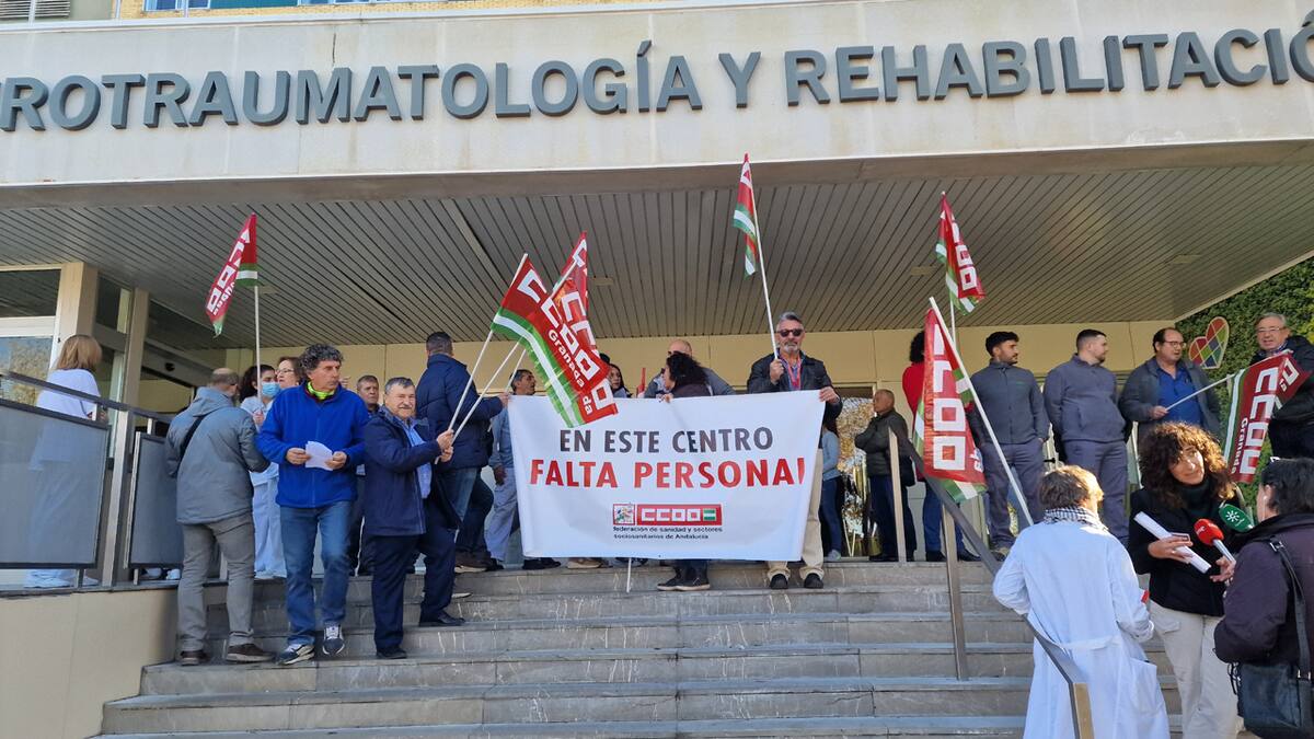 CCOO denuncia caos en hospitales de Granada por falta de personal y hasta cierre de plantas