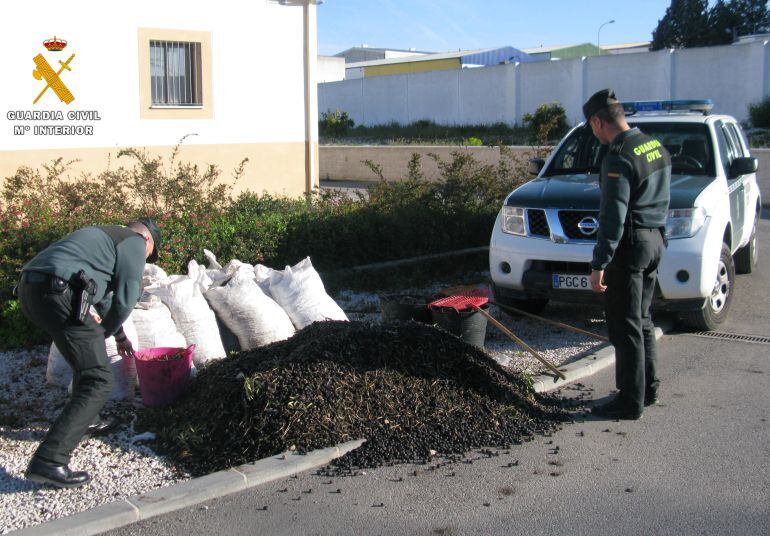 Imagen del operativo de la Guardia Civil