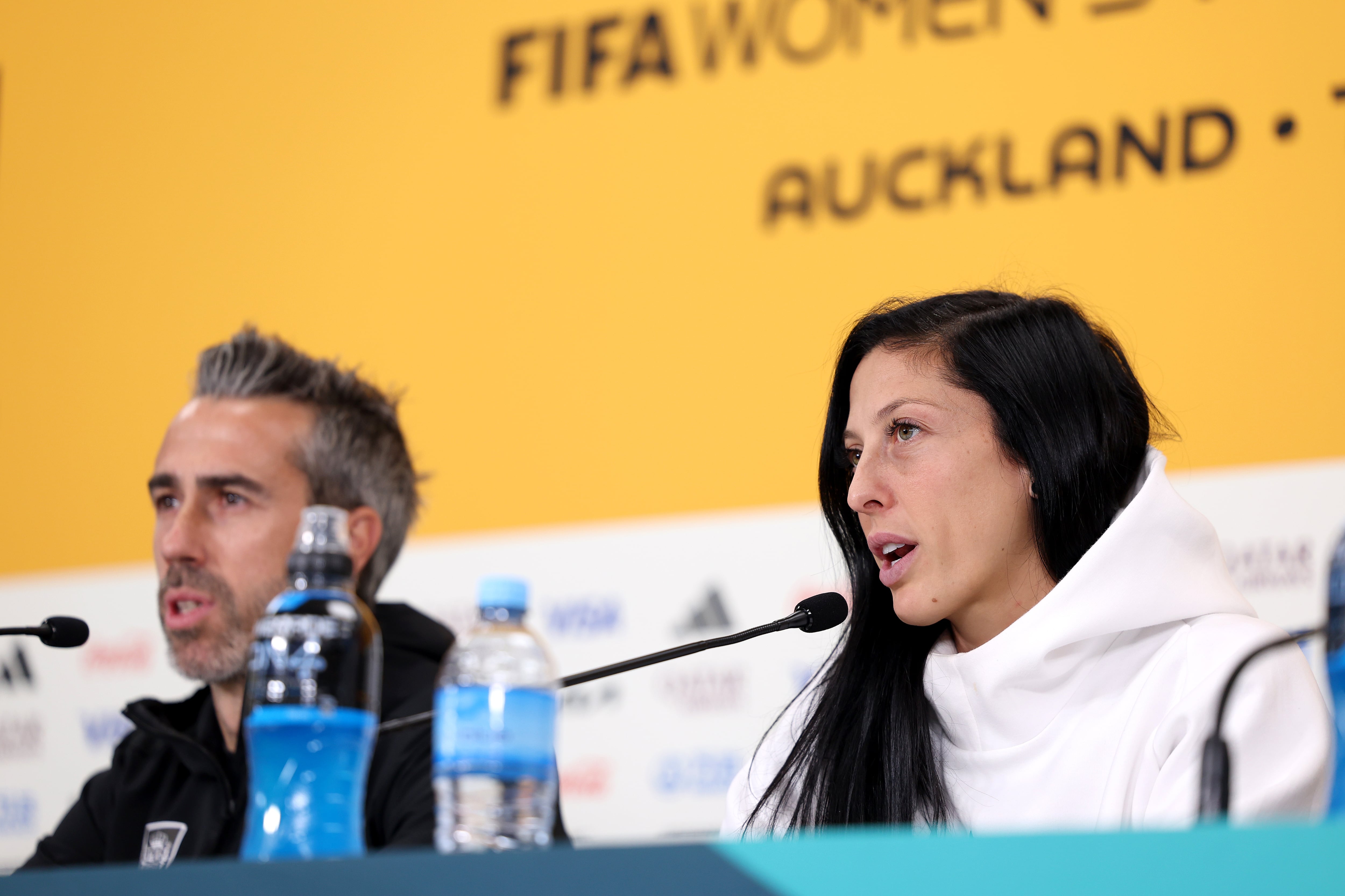 Jorge Vilda y Jenni Hermoso, en la previa del España - Suecia de las semfiinales del Mundial. (Photo by Phil Walter/Getty Images)