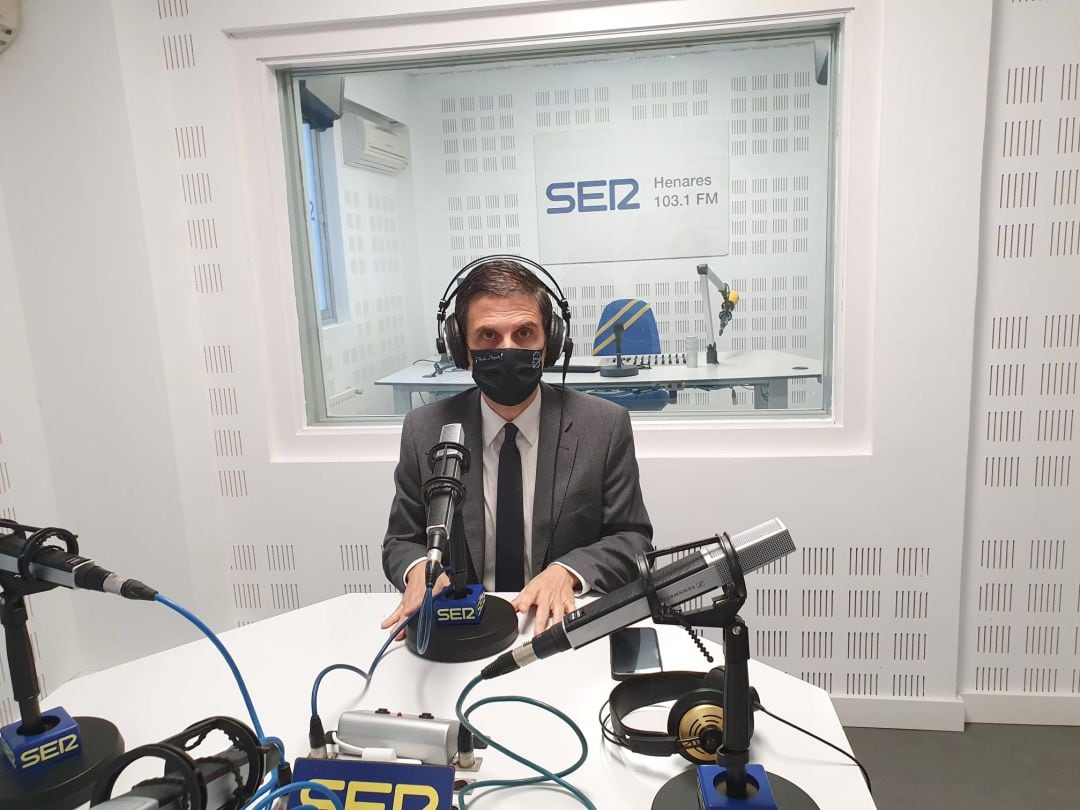 Javier Rodríguez Palacios, en los estudios de SER Henares. 