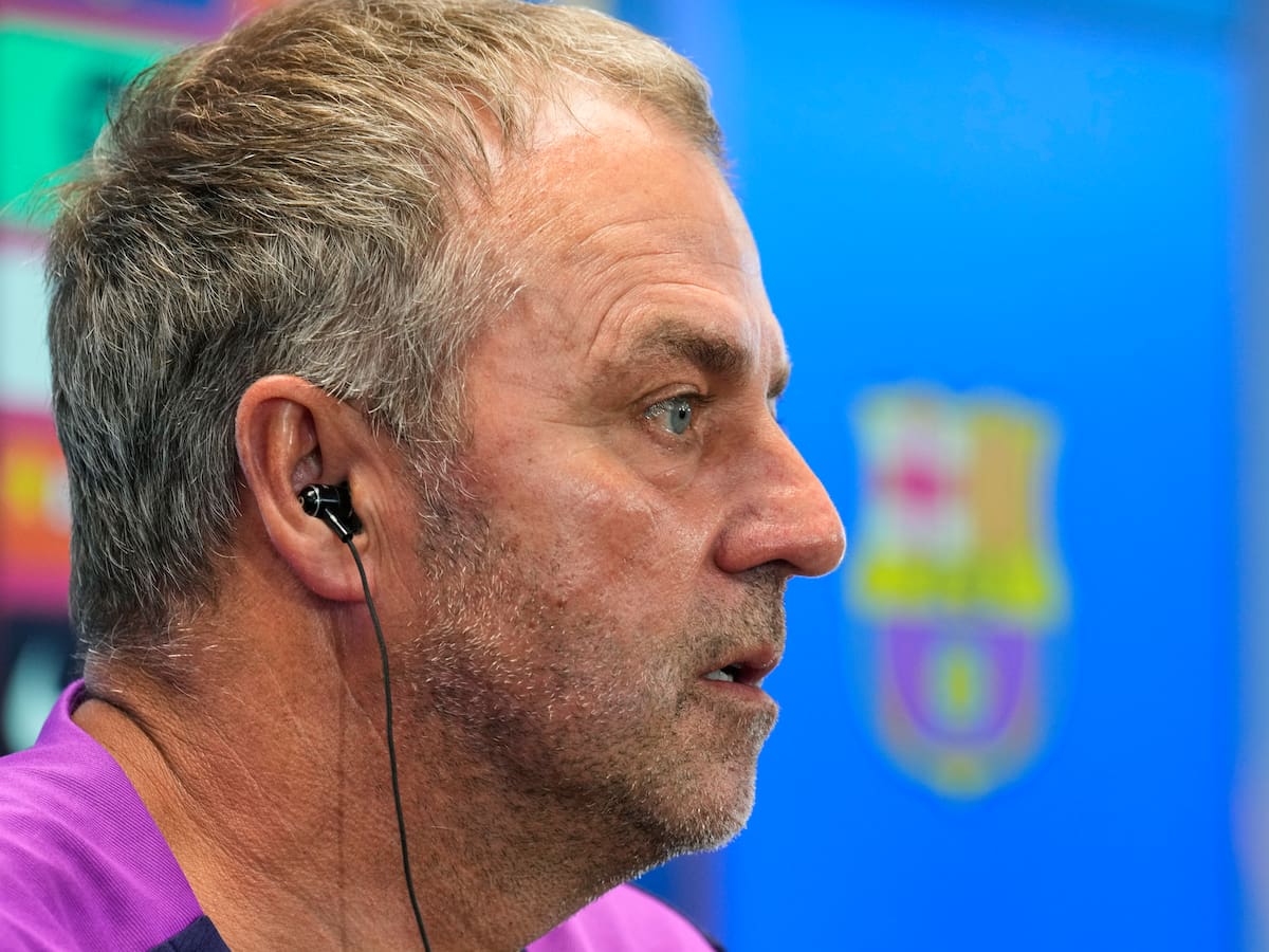 Flick se pronuncia sobre la baja de Lamine Yamal: "Aprenderá de su primera lesión muscular"