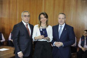 La viuda de Pérez Canca recibió la Insignia Olímpica de manos de Alejandro Blanco y Francisco Blázquez