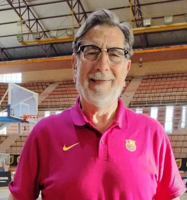 El emeritense Manolo Flores, en Badajoz. Leyenda del baloncesto español y santo y seña del FC Barcelona.