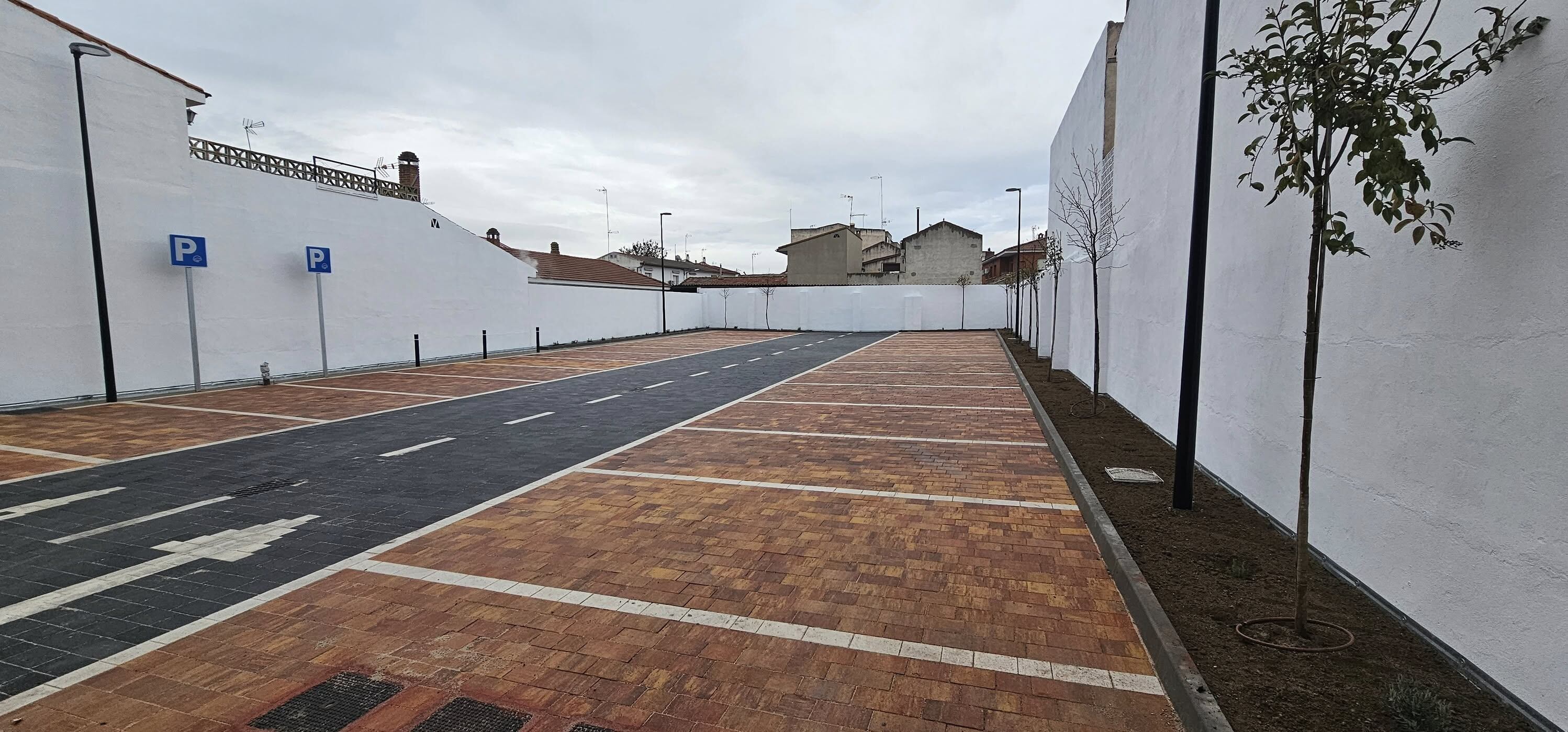 El nuevo aparcamiento se sitúa en pleno dentro del casco urbano de San Martín de la Vega