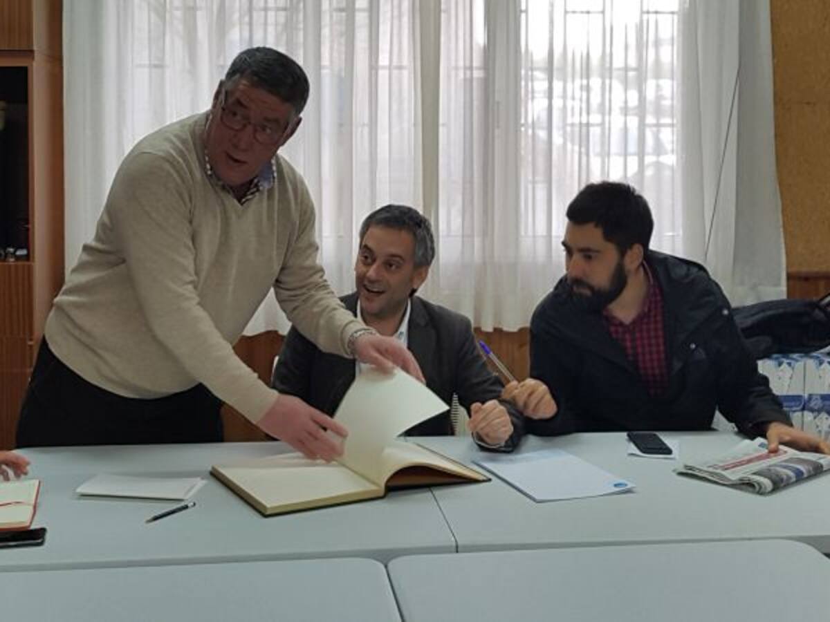 Los vecinos de O Castrillón continúan reclamando un centro deportivo